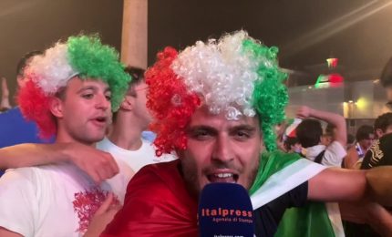 L’Italia vince gli Europei, i tifosi festeggiano nelle piazze