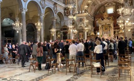 Carrà, lacrime e commozione per l'ultimo saluto a Roma