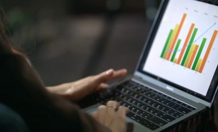 Istat, in calo la fiducia di consumatori e imprese