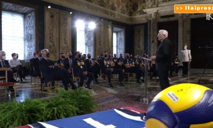 Mattarella riceve Nazionali volley "Un esempio per l'Italia"