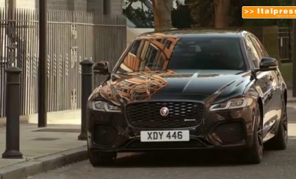 Jaguar XF, inseguimento tra le strade di Londra