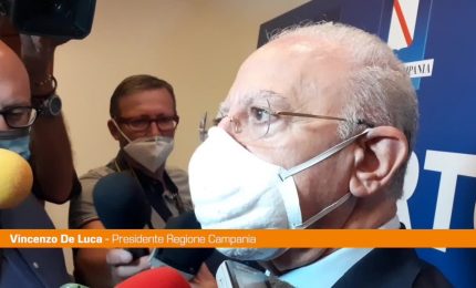 Blitz contro no vax, De Luca: “Usare pugno di ferro"