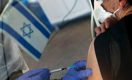 Covid/ Il 'caso' Israele: si può prendere l'infezione dopo la terza dose di vaccini e andare avanti con 4-5 vaccinazioni all'anno?/ MATTINALE 492