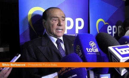 Berlusconi: "Il centrodestra italiano è lontano dagli estremismi"