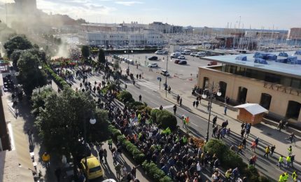 A Trieste il Governo Draghi batte in precipitosa ritirata: si torna a lavorare senza Green pass/ MATTINALE 468