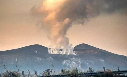 Dopo la crisi del grano (siccità) e le alluvioni e i terremoti e gli incendi estivi il risveglio di Vulcano è o no un "segno dal cielo"?/ MATTINALE 457