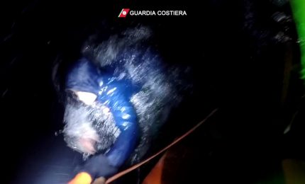 Soccorsi 296 migranti al largo di Lampedusa, alcuni erano in acqua