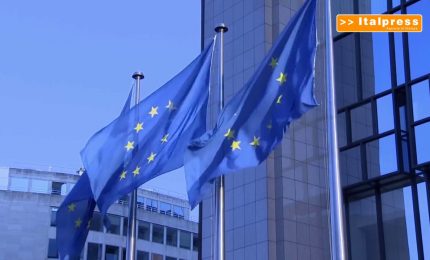 Ue, tassa minima del 15% per le multinazionali