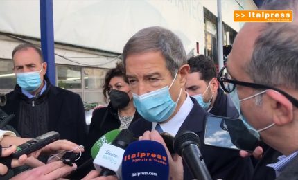 Covid, appello Musumeci: "Vaccinare i piccoli è un atto d'amore"