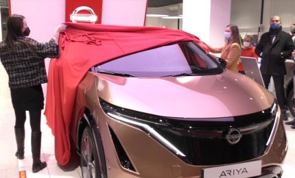 Con Ariya Nissan "accelera" sull'elettrico