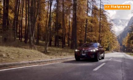 BMW iX xDrive 50, la  nuova ammiraglia completamente elettrica