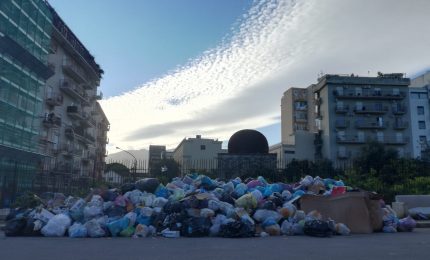 Palermo città a perdere tra strade a pezzi, invasione di mezzi pesanti, munnizza e Tram che inquina/ MATTINALE 506