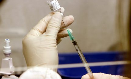 Palermo, una gang aggredisce un volontario all’hub vaccinale