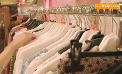 Saldi, sei italiani su dieci pronti a fare acquisti