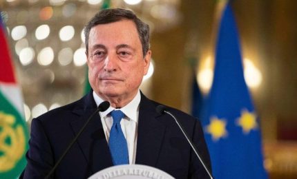 Governo Draghi e vaccinazione anti-Covid fallimentari su contagi ed economia. Nuovo errore l'obbligo del vaccino per gli over 50/ MATTINALE 530