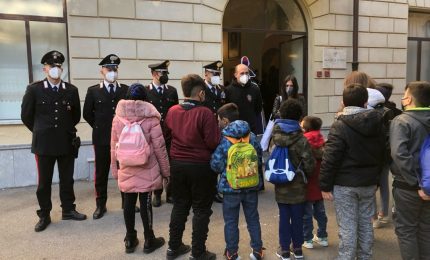 I ragazzi dello Zen di Palermo in visita alla caserma “Dalla Chiesa”