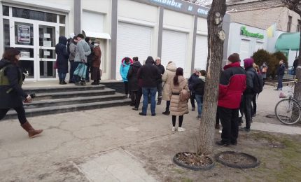 Ucraina, bancomat presi d'assalto