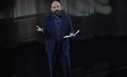 Saviano ricorda Falcone e Borsellino a Sanremo: “Il silenzio favorisce la mafia”