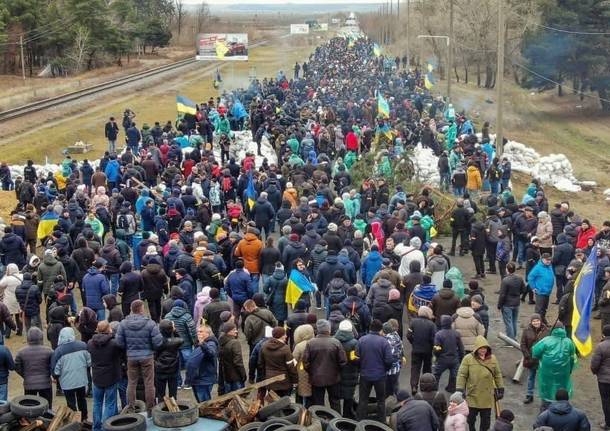 Quella stupida guerra che obbliga la Pace a restare fuori dalla porta… -  Bresciadesso