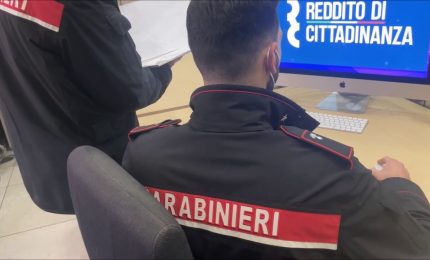 Reddito di cittadinanza, denunciati 955 "furbetti" nel Centro Italia