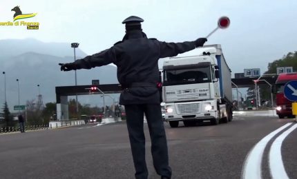 Trento, Gdf sgomina una rete di contrabbandieri