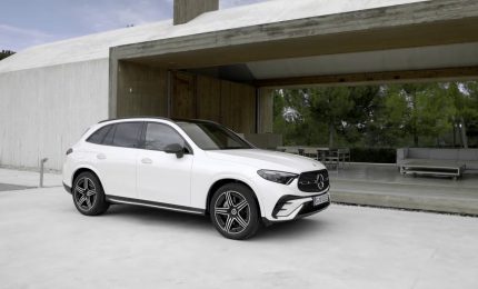 Nuova Mercedes-Benz GLC, disponibile solo in versione ibrida