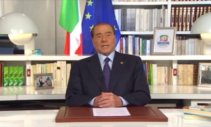 Berlusconi "M5S irresponsabile, serve una verifica di maggioranza"