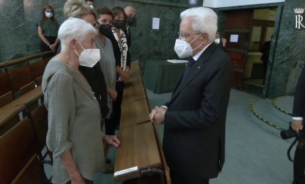 Mattarella alla camera ardente del professore Luca Serianni