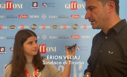 Intervista al sindaco di Tirana: "Giovani viaggiate, vi farà crescere"