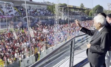 F1, Mattarella saluta il pubblico di Monza dopo il Gran Premio