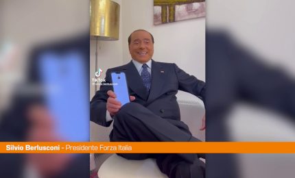 Berlusconi "La barzelletta fa bene, è terapeutica"