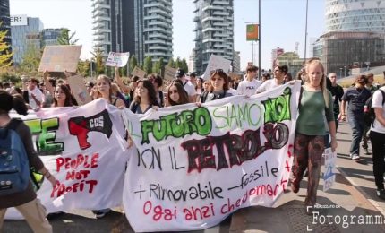 Milano, in migliaia in marcia per il clima al corteo Friday for Future