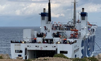 Al via trasferimenti migranti da hotspot Lampedusa a Porto Empedocle