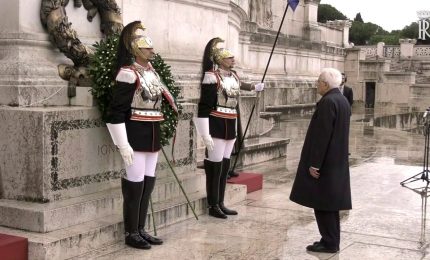 4 novembre, Mattarella rende omaggio al Milite Ignoto