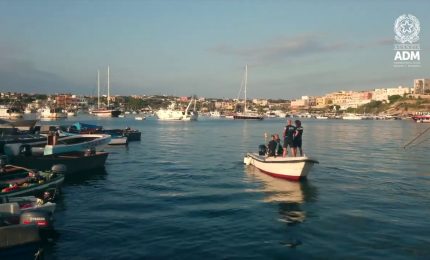 Adm recupera a Lampedusa i relitti affondati utilizzati dai migranti