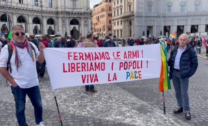 Ucraina, a Roma il corteo per la pace. Le immagini