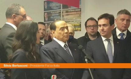 Manovra, Berlusconi "Via tasse alle aziende per assumere i giovani"