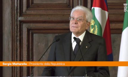 Mattarella "Non arrendersi a deriva, sostegno senza riserve a Kiev"