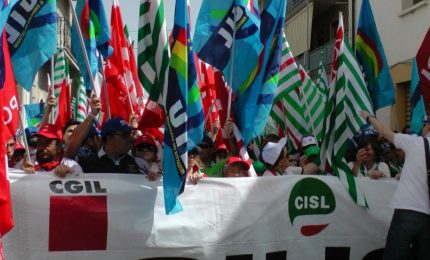 Invece di assumere medici e infermieri e di stabilizzare gli operai forestali Cgil Cisl e Uil ripropongono la solfa dei precari Asu