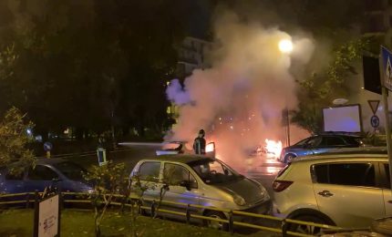 Napoli, Fiamme in piazza Medaglie d'0ro. Momenti di paura al Vomero