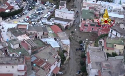 Ischia, ricognizione aerea dei vigili del fuoco alla ricerca dispersi