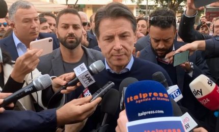 Conte a Palermo “Il Governo recupera soldi togliendoli ai poveri”