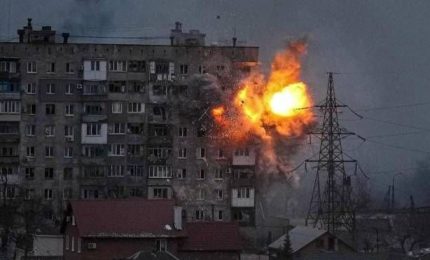 Con il pesantissimo bombardamento russo in Ucraina tante città sono senz'acqua e senza luce