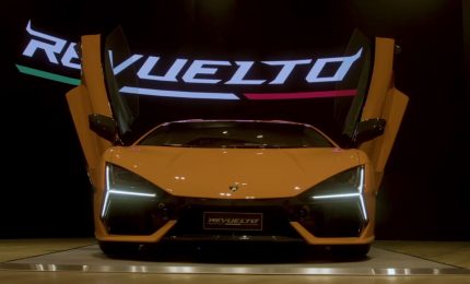 Lamborghini Revuelto, la prima 12 cilindri ibrida