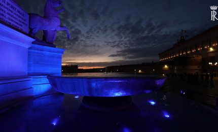 Quirinale, fontana dei Dioscuri illuminata di blu per giornata autismo