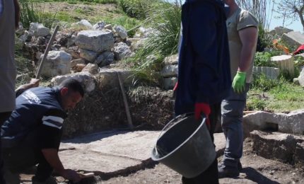 Torna alla luce l'antica strada lastricata di Segesta