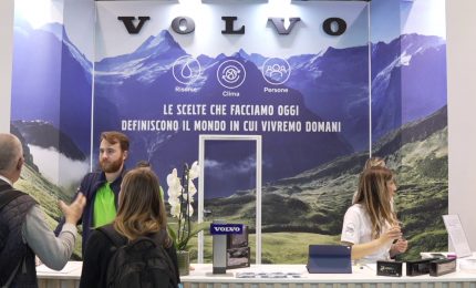 Volvo Trucks verso la neutralità climatica, tappa a Ecomondo