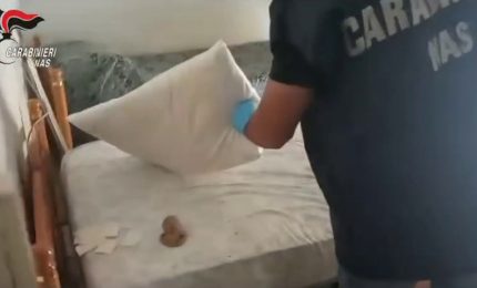 Anziani tra escrementi e cibo scaduto, 2 arresti a Reggio Calabria