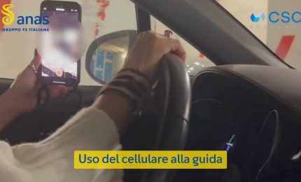 Italiani indisciplinati alla guida, il 10% gira video al cellulare