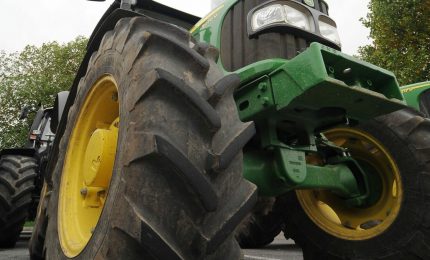 Protesta di agricoltori nell’Agrigentino, trattori in corteo